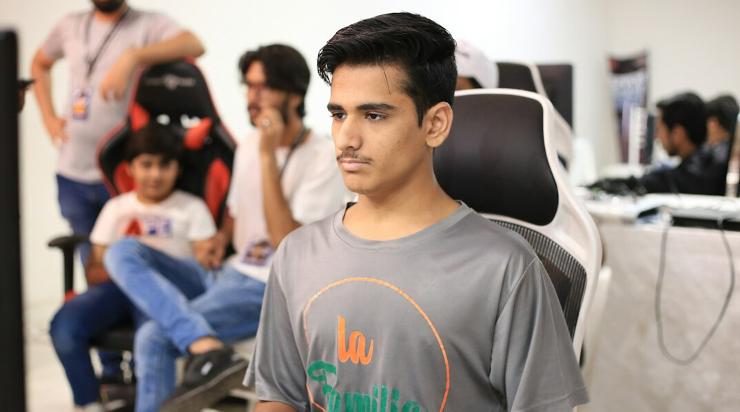 students in interactive coding class